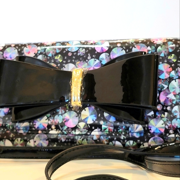 Betsey Johnson Handbags - NWT Betsey Johnson XOLYLA  Crossbody/ Clutch Purse with Bow